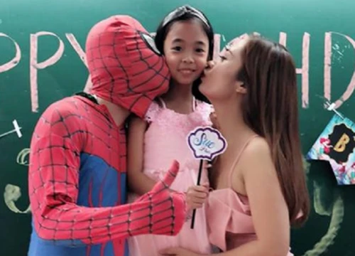 Bố hóa trang thành Spider Man đột kích lớp học tổ chức sinh nhật cho con gái