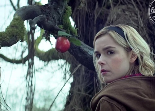 Chilling Adventures of Sabrina - Mùa 1 chưa lên sóng nhưng Netflix đã bắt đầu sản xuất mùa 2