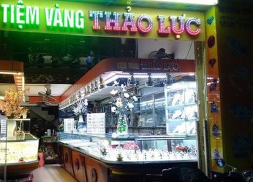 Tịch thu 20 viên kim cương hồi môn: Lạ lắm!