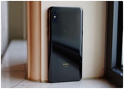 Trên tay "điện thoại trượt" Xiaomi Mi MIX 3 xem có gì HOT và đáng mua