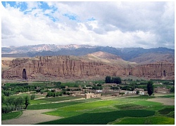 Tượng Phật giáo trong lòng núi đá ở Bamiyan, Afghanistan