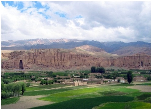 Tượng Phật giáo trong lòng núi đá ở Bamiyan, Afghanistan