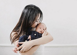 Mới 20 ngày tuổi, con trai của Nhật Anh Trắng đã có bộ ảnh 'tạo dáng cùng những trái dứa' ai nhìn cũng yêu