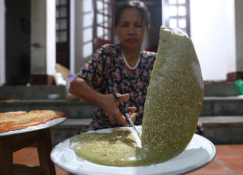 Người Đường Lâm sáng tạo chè lam xanh, đỏ từ gấc và lá nếp