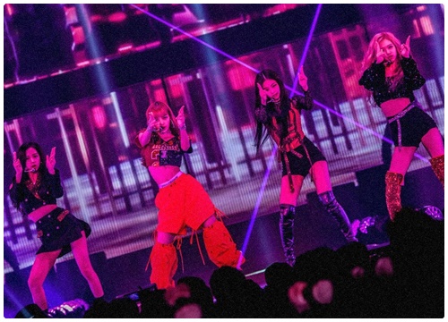 Sau hơn 2 năm debut, BLACKPINK tổ chức World Tour bất chấp gia tài âm nhạc ít ỏi