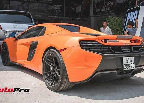 Siêu xe McLaren 650S mang màu sơn dễ lầm tưởng là xe của Minh "nhựa"