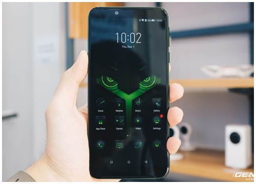 Trên tay smartphone chuyên game Black Shark Helo mới về VN: RAM 10GB, LED RGB, có sẵn tay cầm trong hộp