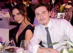 19 tuổi, Brooklyn Beckham lại trông "già chát" khi nuôi râu và để tóc bổ luống dự sự kiện cùng mẹ