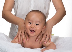 Bé 3 tháng tuổi chết sau khi massage, cảnh báo những trường hợp không được massage cho trẻ