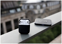 Đây là PowerPod Case - Vỏ ốp bảo vệ đem lại khả năng sạc không dây cho hộp đựng tai nghe AirPods