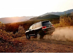 Xem SUV Toyota Land Cruiser 2019 bản Mỹ offroad "đỉnh", nội thất sang