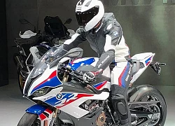 Đánh giá nhanh "cá mập" BMW S1000RR 2019: Không còn "mắt nổ mắt xịt", giảm 11kg trọng lượng và tăng 8 mã lực