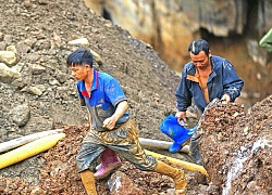 Lãnh đạo địa phương thừa nhận "bó tay" cứu nạn hai phu vàng