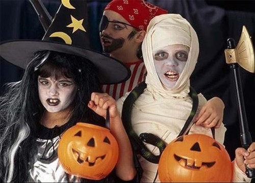 Nữ sinh viên bốc cháy tại lễ hội Halloween: Sự cố ngoài ý muốn nên không xem xét kỷ luật