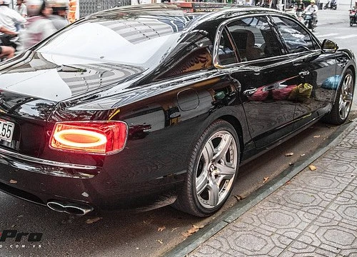 Xe siêu sang Bentley Flying Spur V8 biển số tứ quý 5 của đại gia Sài Gòn