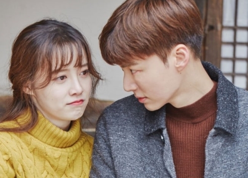 Ahn Jae Hyun đăng ảnh mới, cư dân mạng cứ ngõ là bà xã Goo Hye Sun