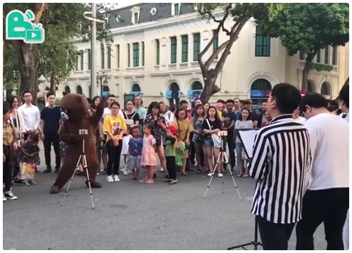 Chú gấu bông làm Quản Ca siêu hit