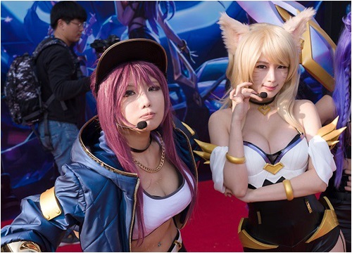 Cùng ngắm nhìn màn cosplay Spiral Cats mát mắt của hai người đẹp tại CKTG 2018