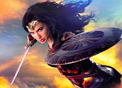 Gal Gadot 'sung sức' trên sàn tập cho vai diễn Wonder Woman