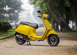 Mê mẩn trước Vespa Sprint vàng nhám, đẹp lung linh vừa lên kệ