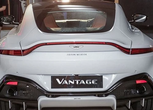 "Soi" siêu xe Aston Martin V8 Vantage 2018