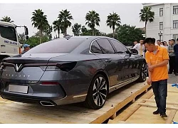 Xe sedan VinFast bất ngờ xuất hiện trước ngày được trưng bày tại Việt Nam