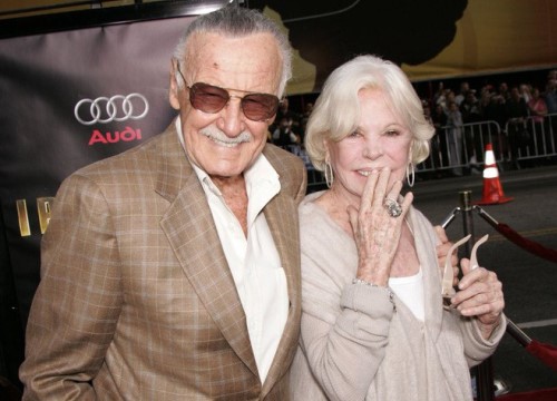 Mối tình kỳ diệu nhất Hollywood của Stan Lee: Yêu từ khi chưa gặp mặt, mất 2 tuần để "đập chậu cướp hoa" rồi bên nhau 70 năm không rời