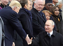 Nụ cười ấm áp Trump dành cho Putin khi chạm trán ở Paris