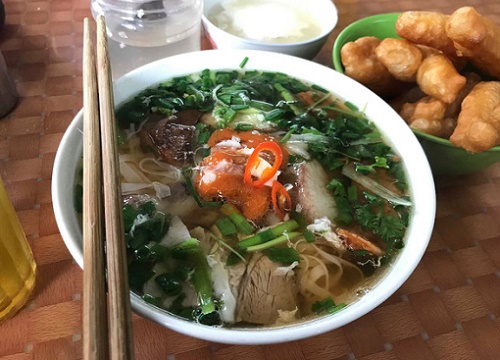 Tô phở trong hầm tránh đạn