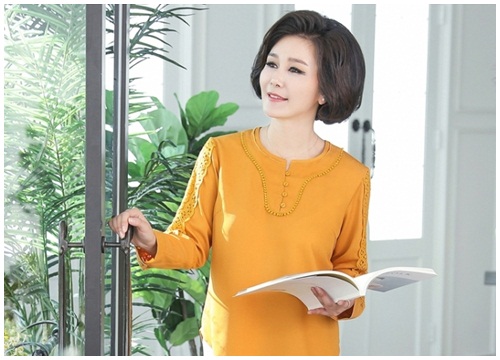 Quý bà trung niên sang chảnh đến công sở với áo sơ mi đẹp