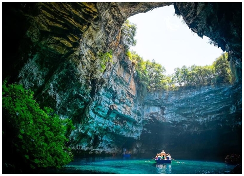 Chiêm ngưỡng vẻ đẹp huyền ảo của Động Phong Nha