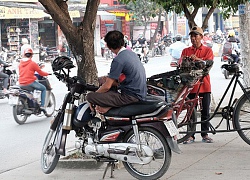 Chuyện về tài xế Grab bàn tay phải chỉ có một ngón và hành động đáng yêu của vị khách trẻ