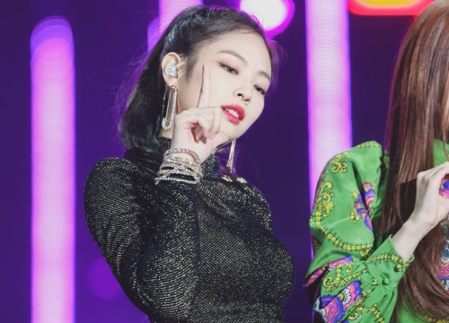 Cứ chảnh và "vênh" trên màn ảnh thế thôi, đây mới là hình ảnh của Jennie (Black Pink) ngoài đời thực!