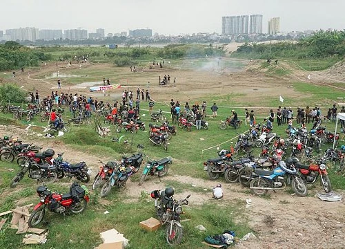 Hàng trăm Minsker đua nhau nhả khói, gẩy số huyên náo bãi bồi sông Hồng