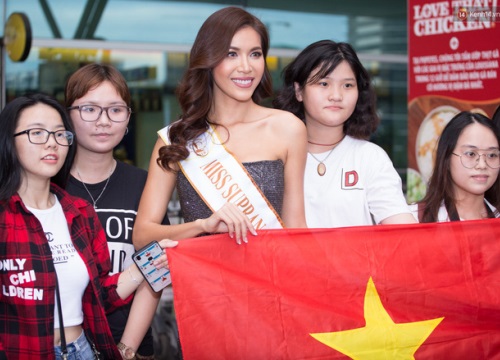 Minh Tú xuất hiện nổi bật tại sân bay, khởi hành đi Ba Lan chinh phục vương miện Miss Supranational 2018