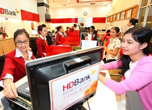 Sếp lớn HDBank liên tục mua cổ phiếu ngân hàng