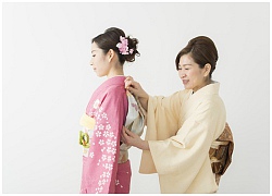 Vì sao con gái Nhật mặc Kimono &#8216;kín như bưng&#8217; nhưng lại để hở duy nhất phần này?