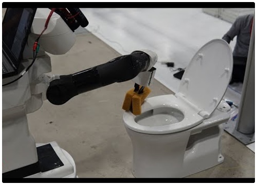 Ngại dơ vì lau chùi toilet, đừng lo vì đã có robot giúp bạn