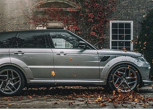 SUV hạng sang Range Rover Sport SVR 2019 độ "cực ngầu"