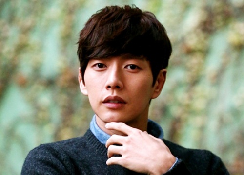 Vắng mặt ở trường quay gần 1 tháng, Park Hae Jin đã từ bỏ "Four Sons"?