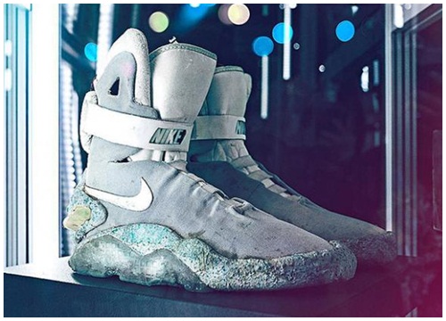 Chiếc giày huyền thoại Nike Air Mag 'Back to the Future' được bán với giá hơn 2 tỷ đồng