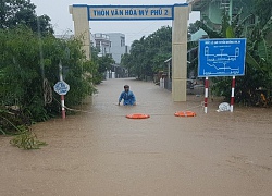 Phú Yên: Lũ lên nhanh, dân bỏ tài sản chạy thoát thân