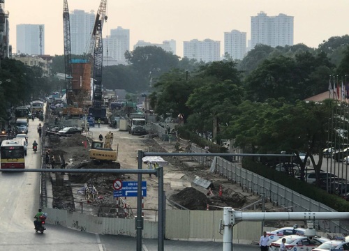 Rà bom mìn, di dời 11 cây xanh phục vụ tuyến metro Hà Nội