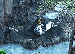 Yêu chung một người, hai chị em sinh đôi tàn sát lẫn nhau