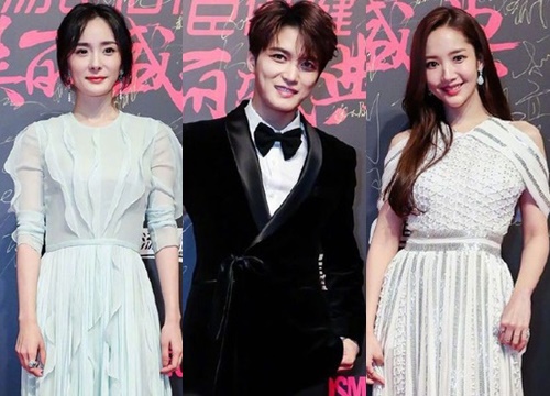 Thảm đỏ nóng nhất Cbiz: Jaejoong gây sốt vì xuất hiện bất ngờ, "Thư ký Kim" sắc vóc gợi cảm bên Dương Mịch