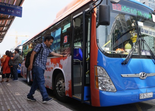 TPHCM: Xe buýt màu cam "bít cửa" nạn quấy rối tình dục