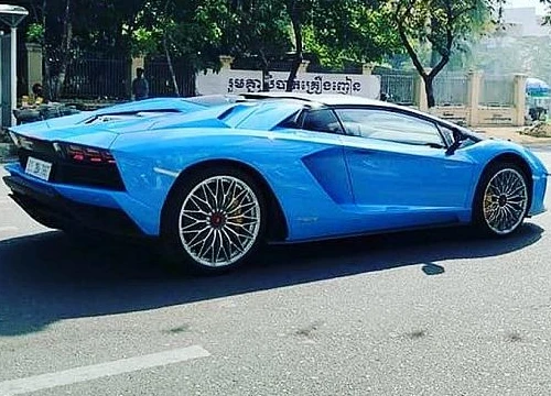 Khám phá Lamborghini Aventador S Roadster của đại gia Campuchia