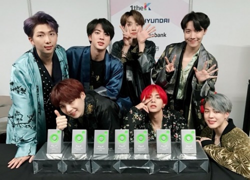 Một ca khúc cũ của BTS vừa lập kỷ lục trụ hạng lâu nhất trong lịch sử Gaon top 100