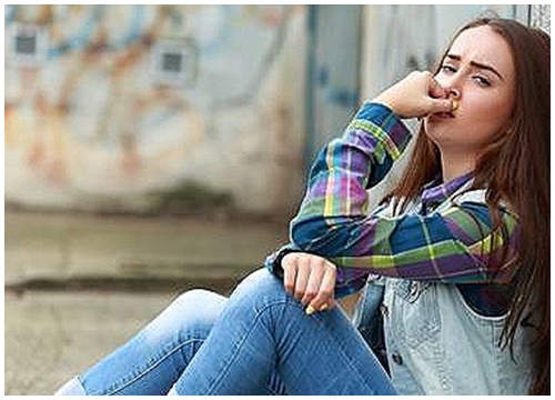 Tình cảm tôi nhạt dần vì bạn trai ham việc
