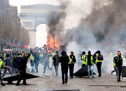 Paris thành "chiến trường", Pháp có thể áp dụng tình trạng khẩn cấp